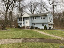 featured image of 718 Spring Ave