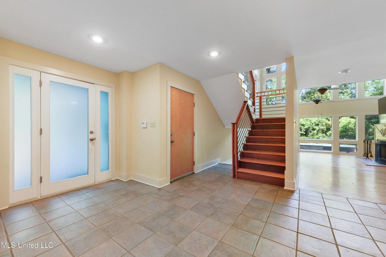 1220 Sunset Dr - Photo 3 of 40