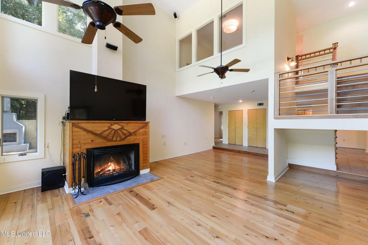 1220 Sunset Dr - Photo 5 of 40