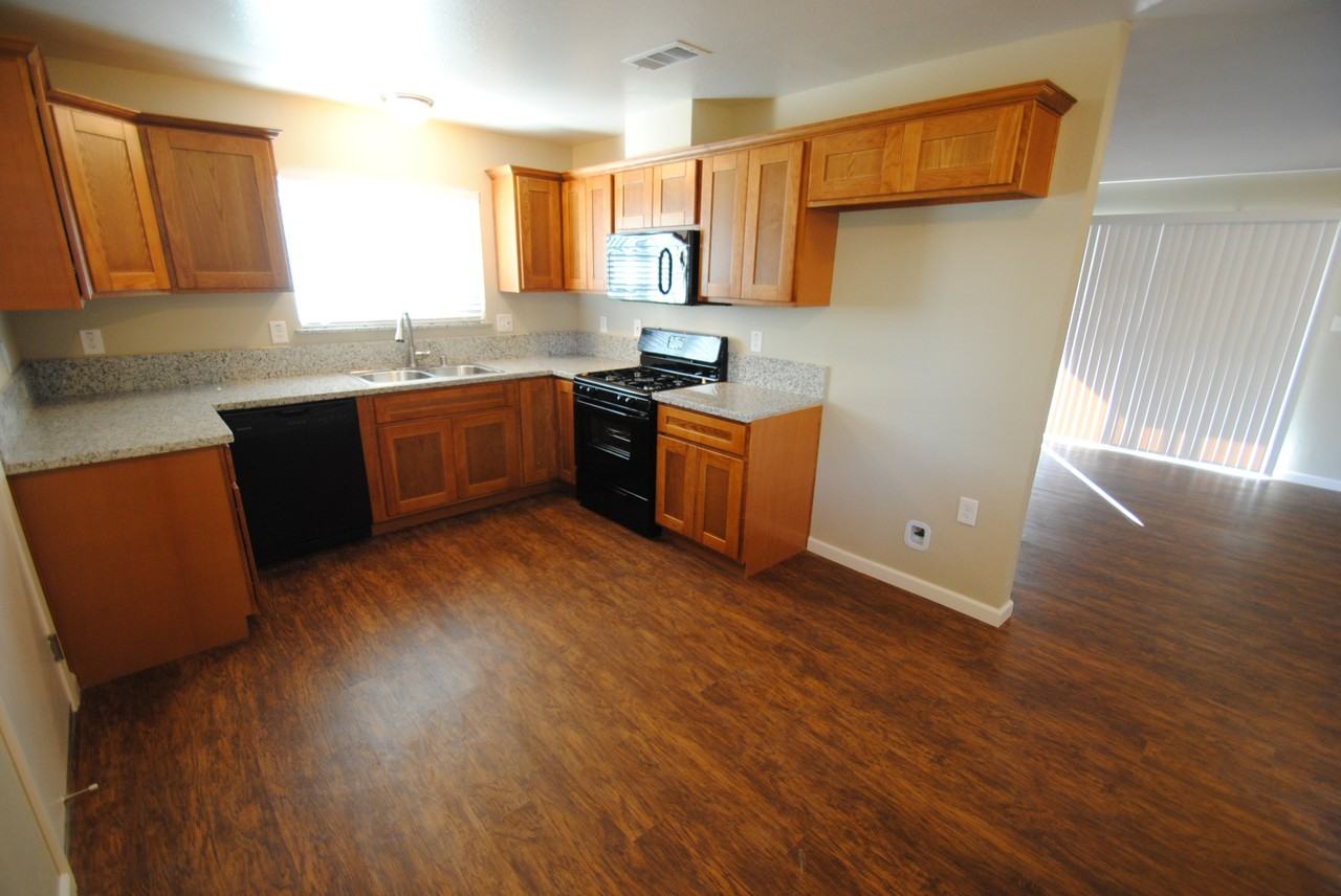 3745 Wrigley Cir - Photo 2 of 10