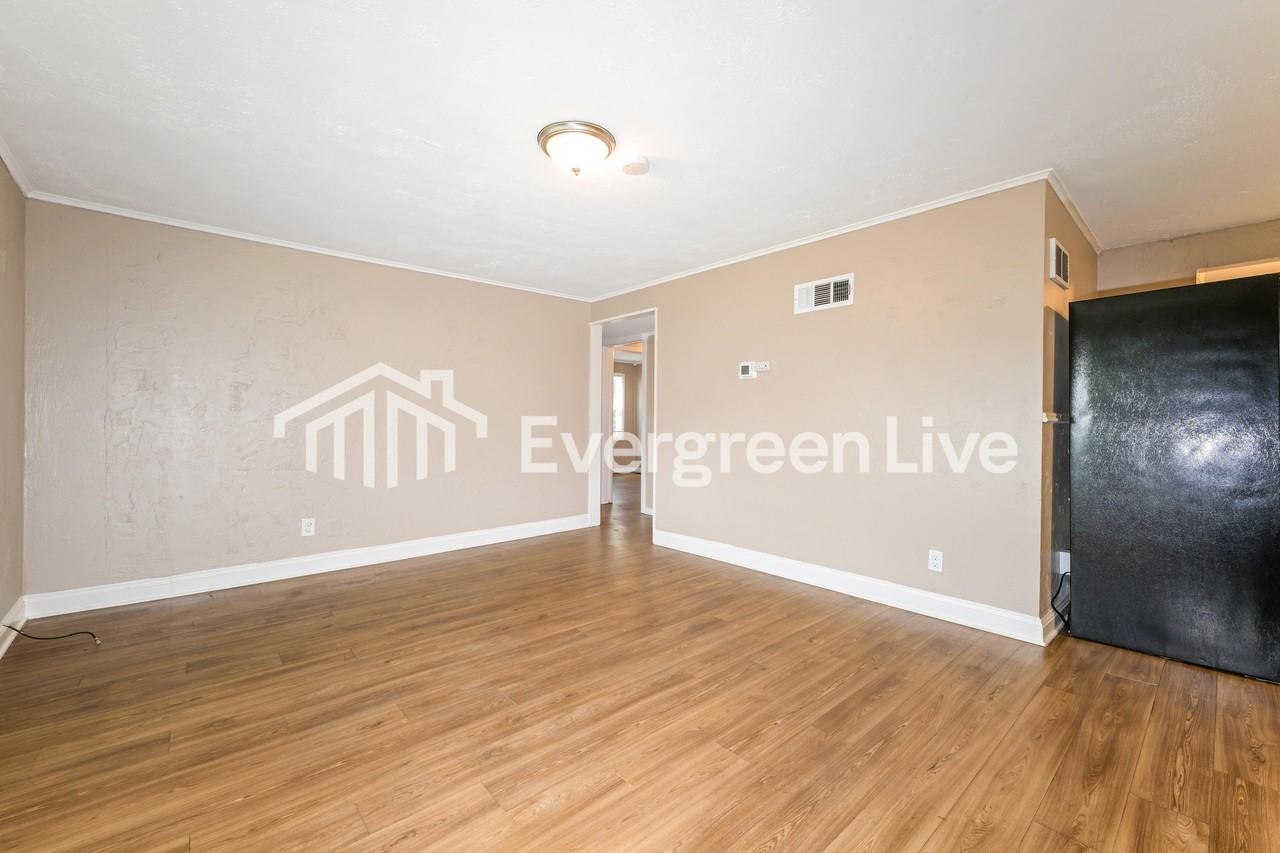 333 Foster Rd - Photo 2 of 15