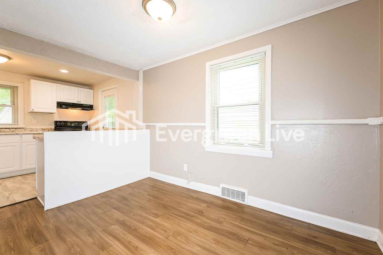 333 Foster Rd - Photo 6 of 15