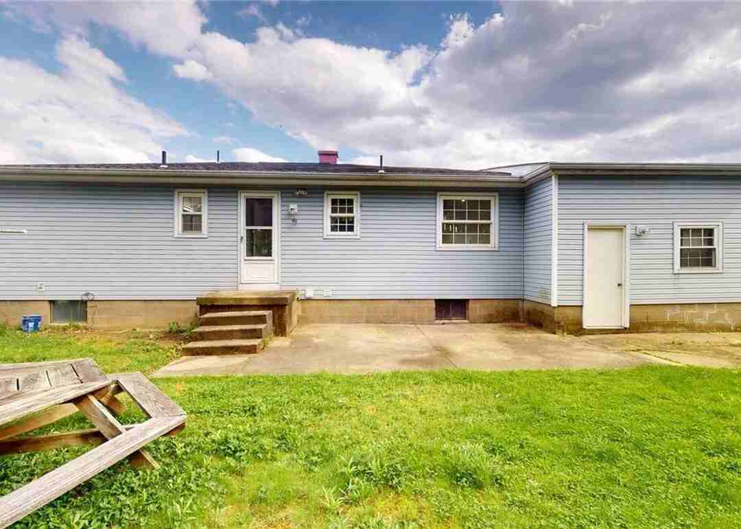 2526 E 39th St - Photo 4 of 7