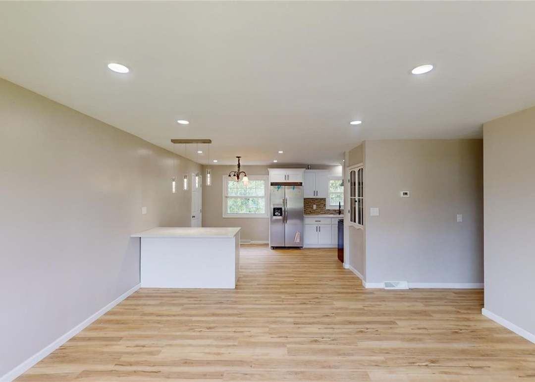 2526 E 39th St - Photo 7 of 7