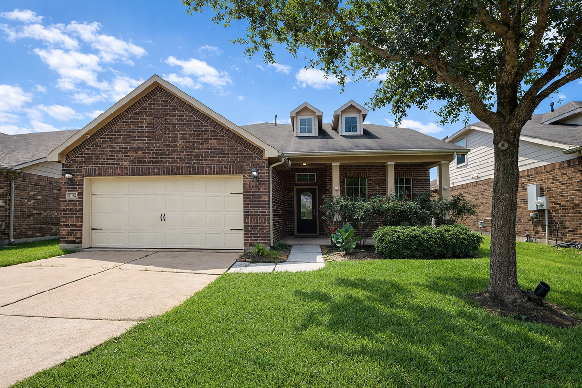 11922 Harristown Dr - Photo 2 of 33