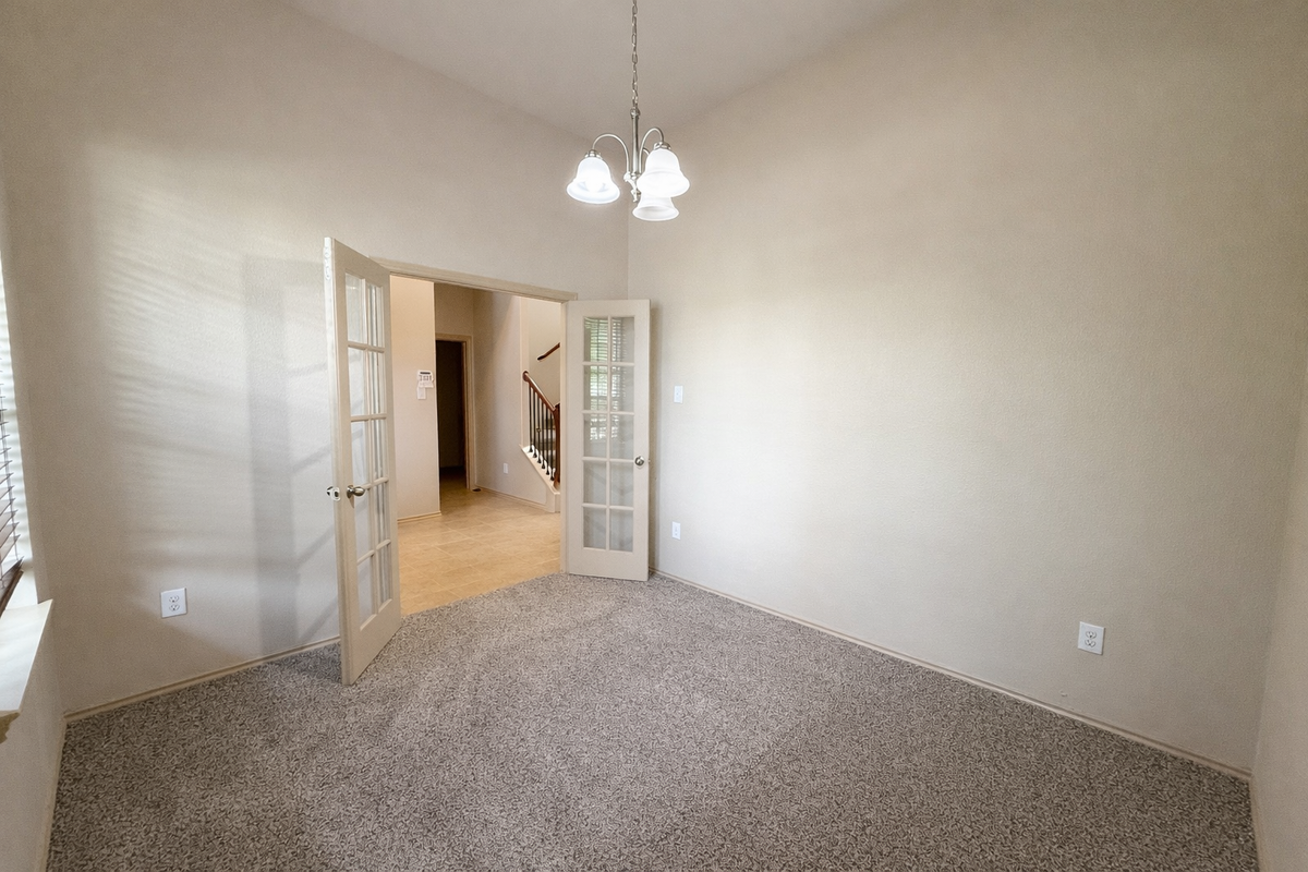 11922 Harristown Dr - Photo 6 of 33