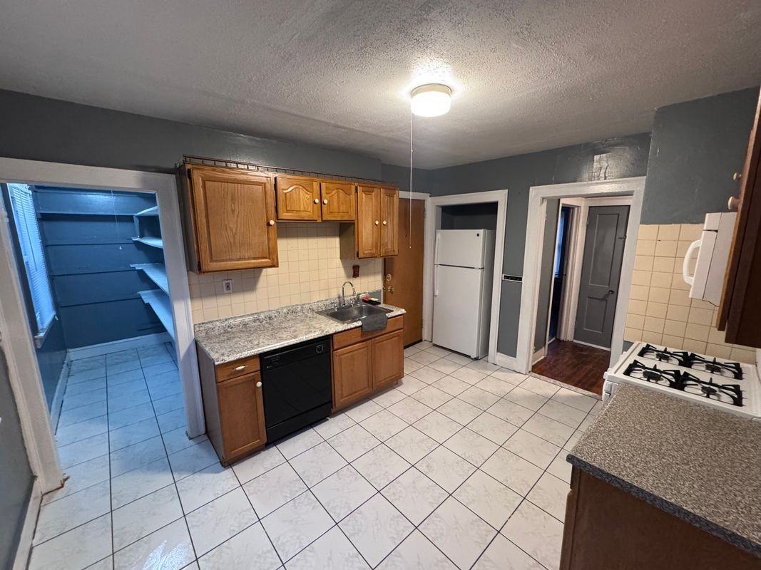 20 Tower Ave - Photo 5 of 18