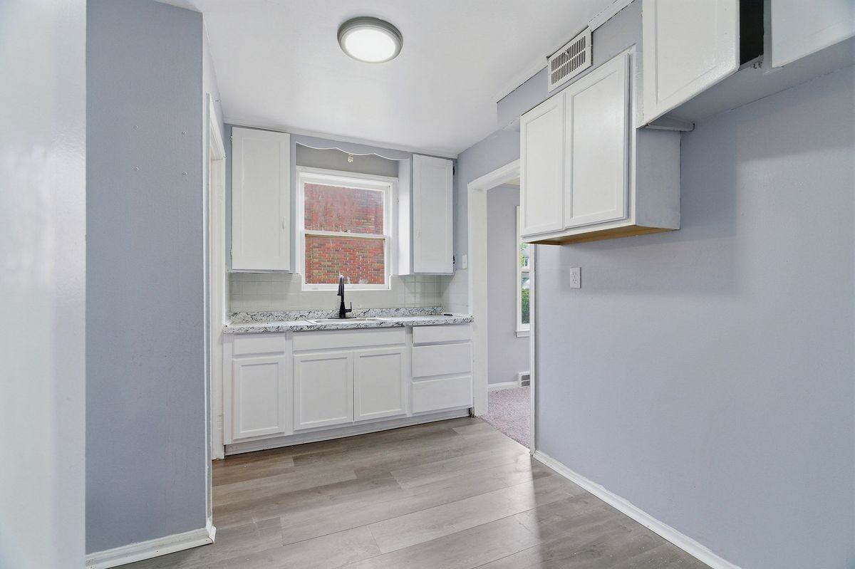 16717 Trinity St - Photo 2 of 12