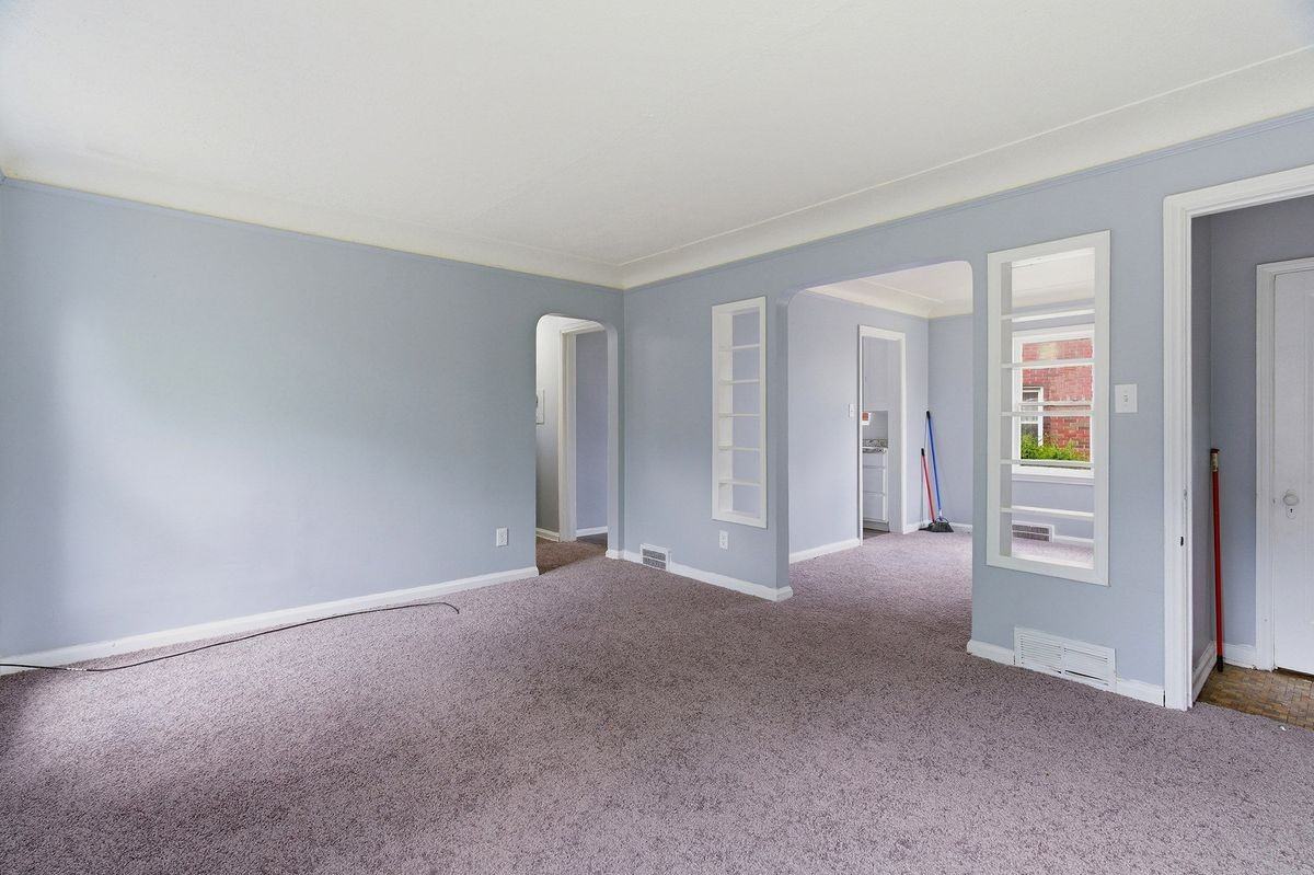 16717 Trinity St - Photo 4 of 12