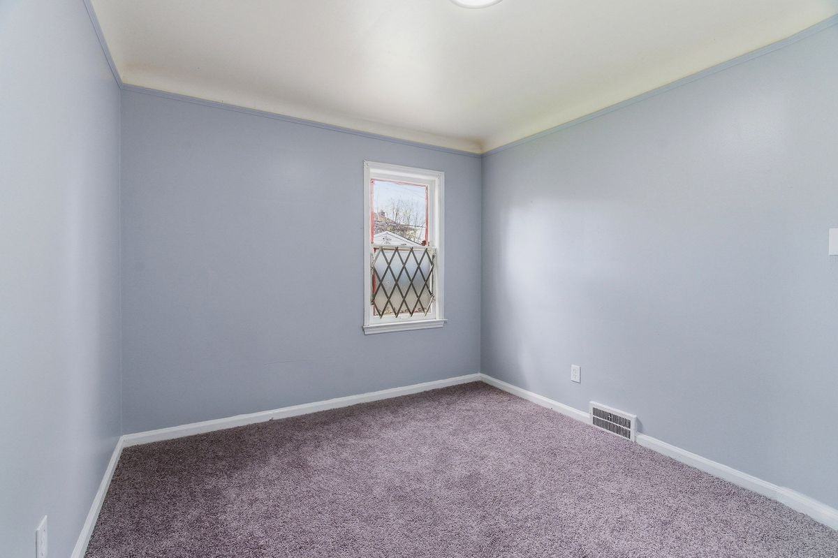 16717 Trinity St - Photo 6 of 12