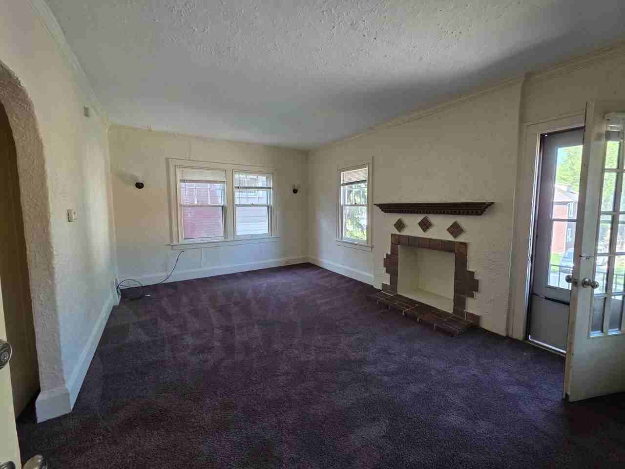 2716 Hoehler Dr - Photo 2 of 16