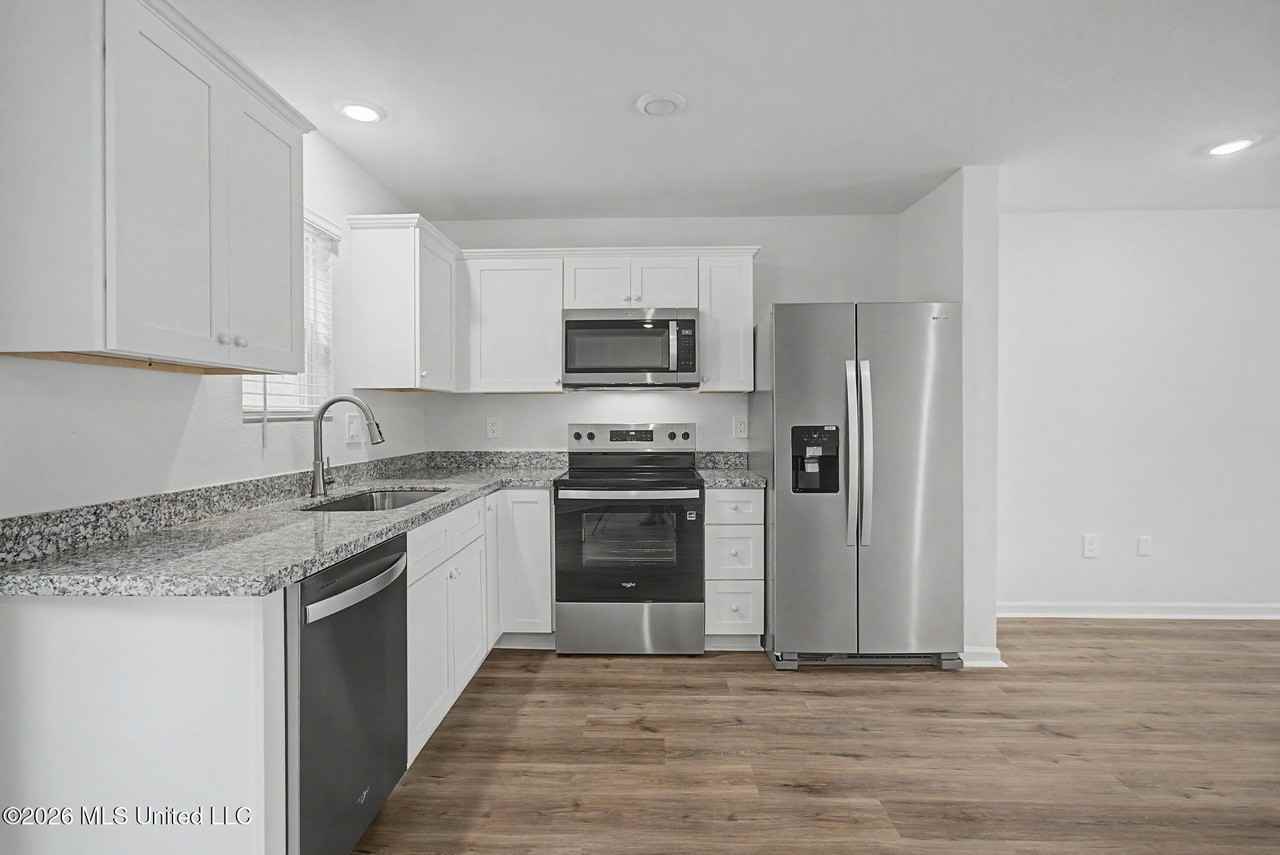 Hunters Glen Ln - Photo 2 of 10