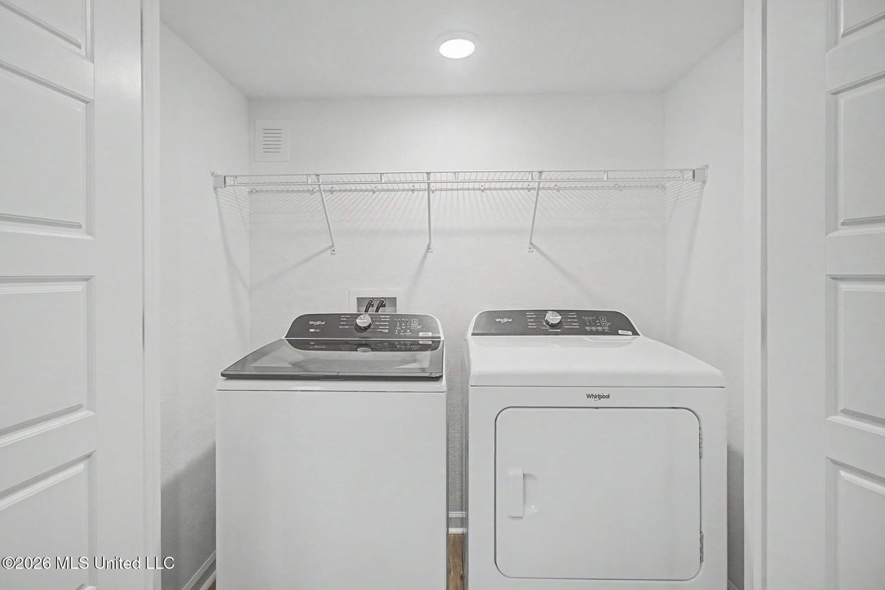 Hunters Glen Ln - Photo 6 of 10