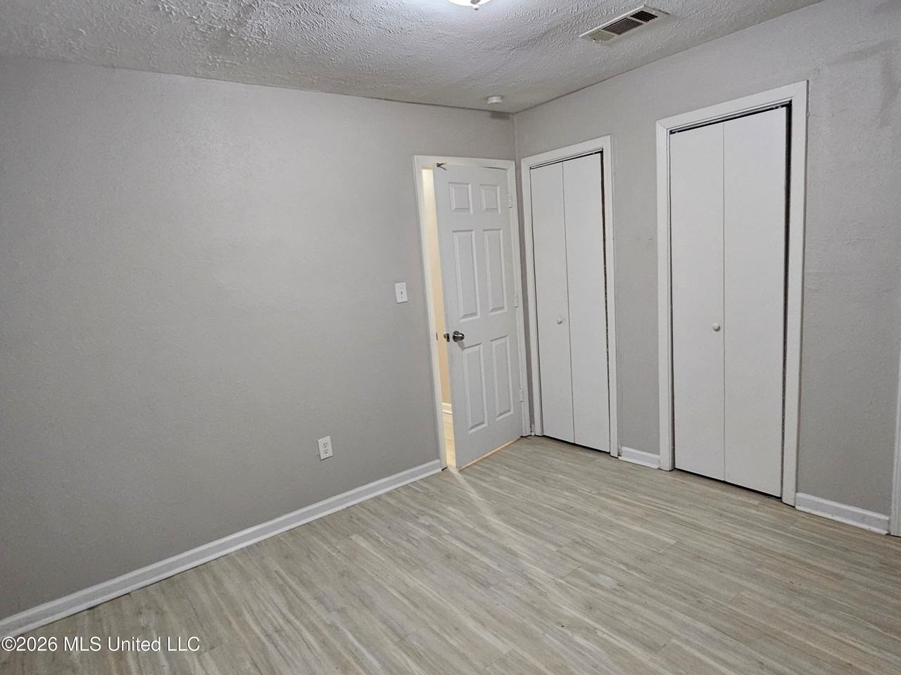 229 Lawrence Rd - Photo 4 of 9