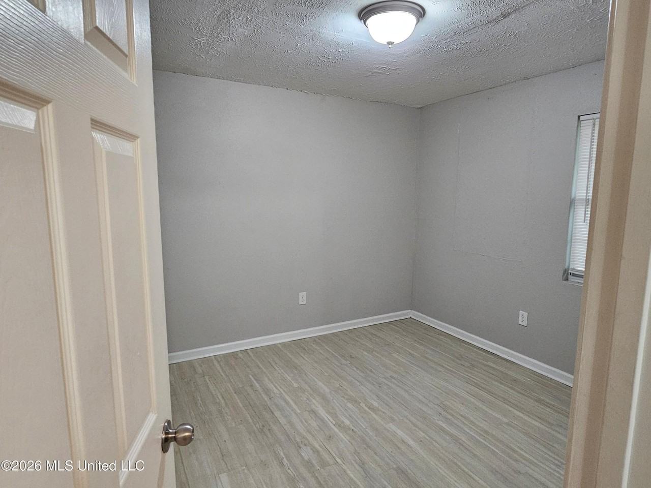 229 Lawrence Rd - Photo 5 of 9