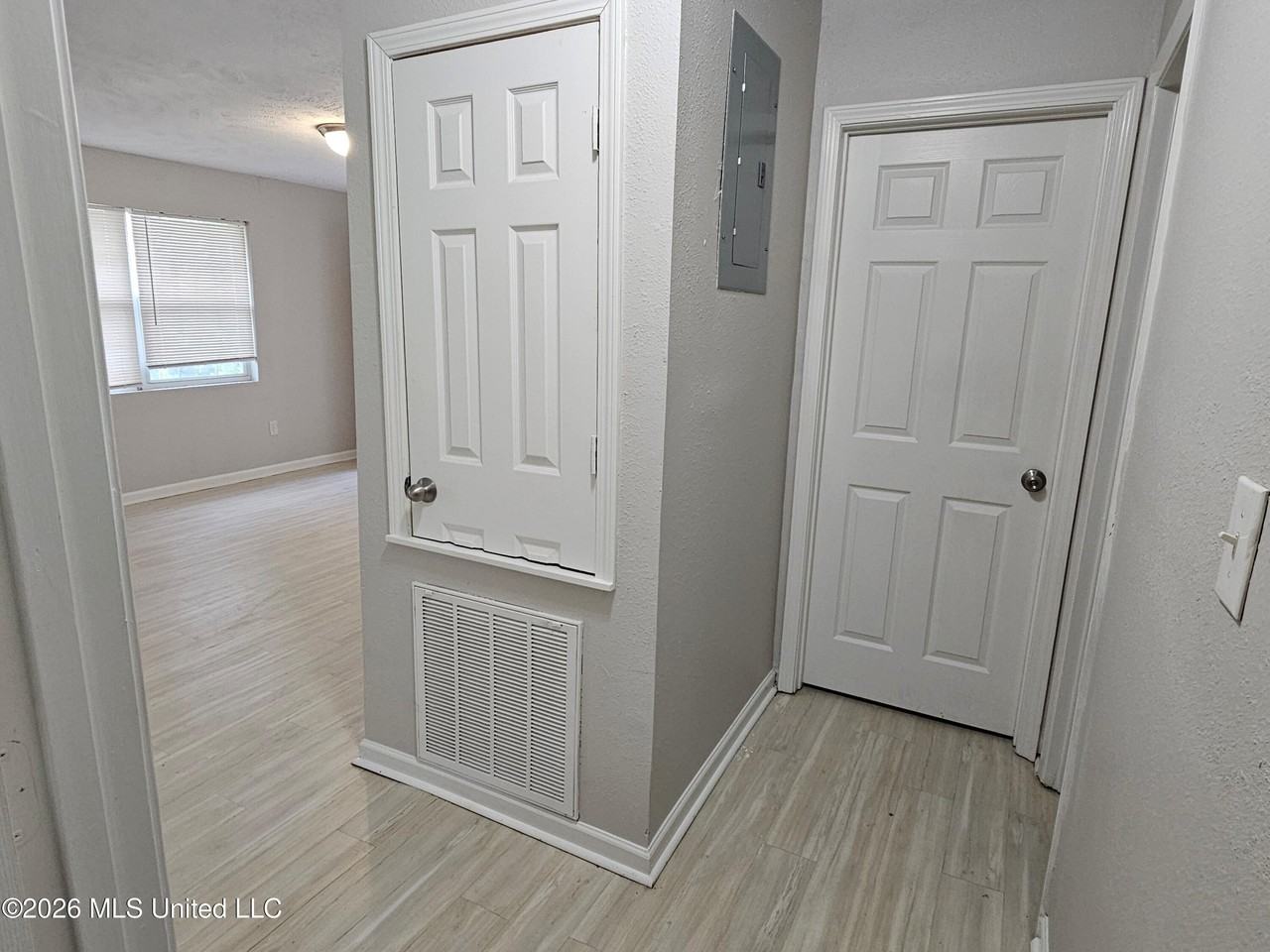 229 Lawrence Rd - Photo 7 of 9