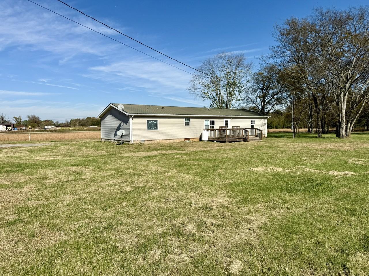 6124 Sledge Rd - Photo 3 of 39