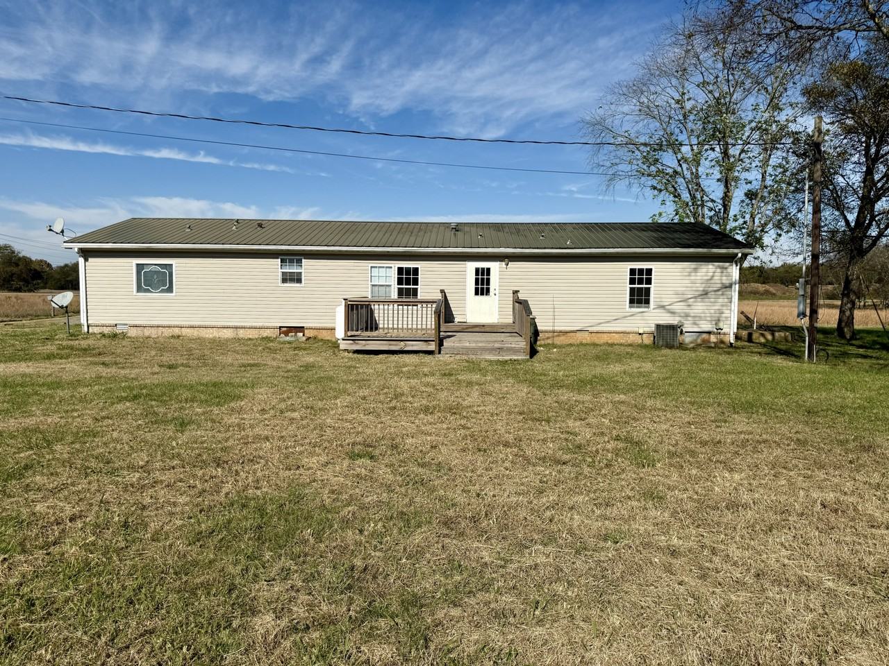 6124 Sledge Rd - Photo 4 of 39
