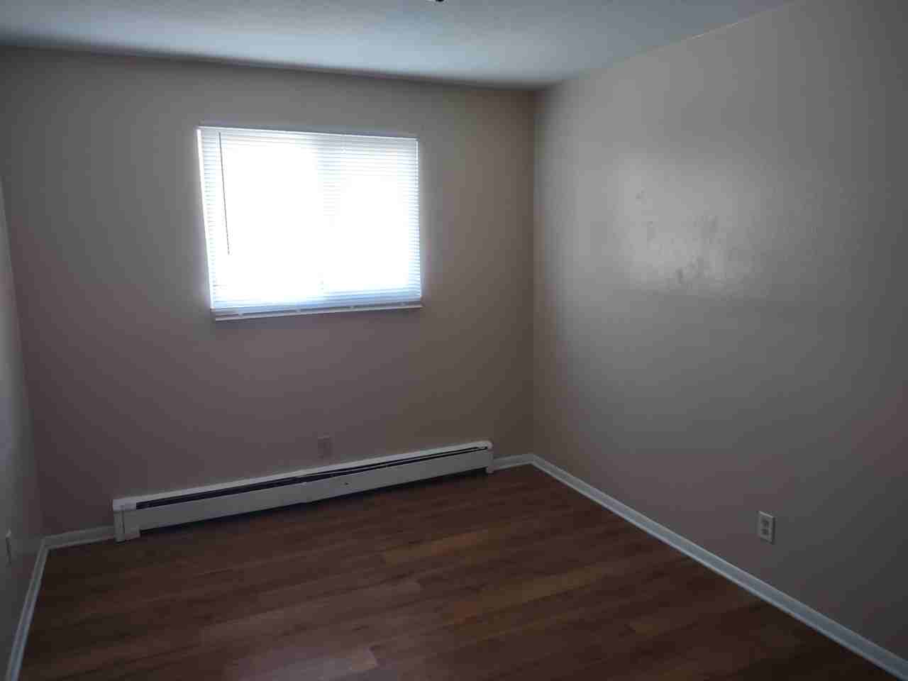 1034 Suburban Ave #301 - Photo 2 of 5