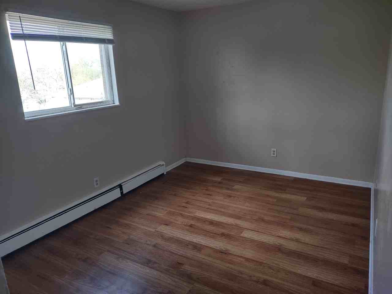 1034 Suburban Ave #301 - Photo 3 of 5