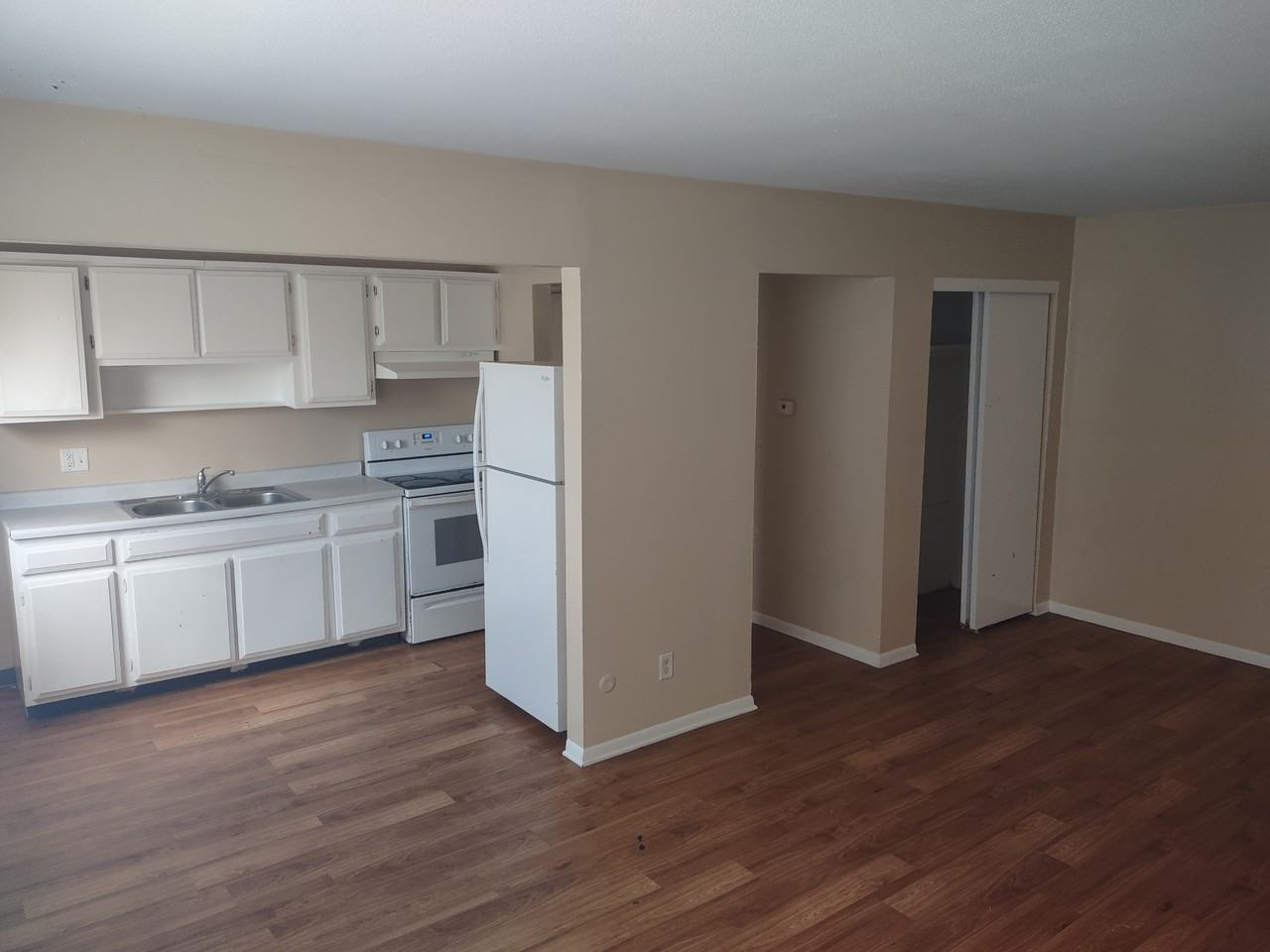 1034 Suburban Ave #301 - Photo 5 of 5