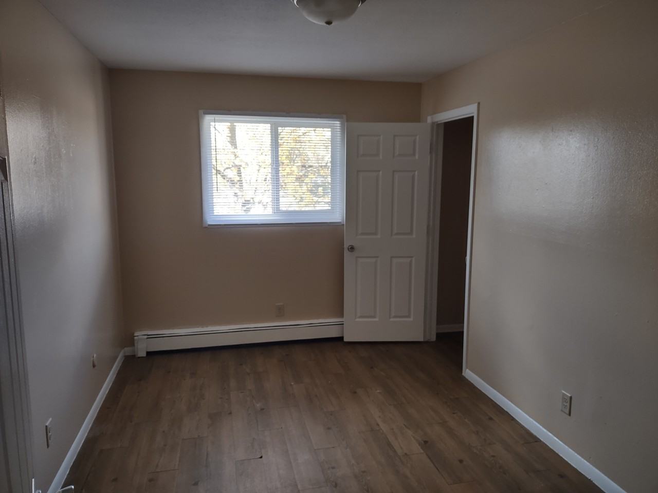 1034 Suburban Ave #203 - Photo 2 of 5