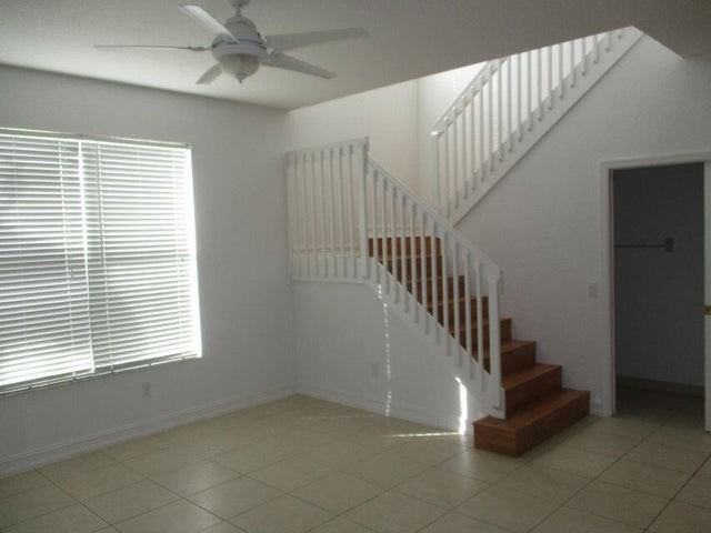 8887 Chestnut Ridge Way - Photo 5 of 9
