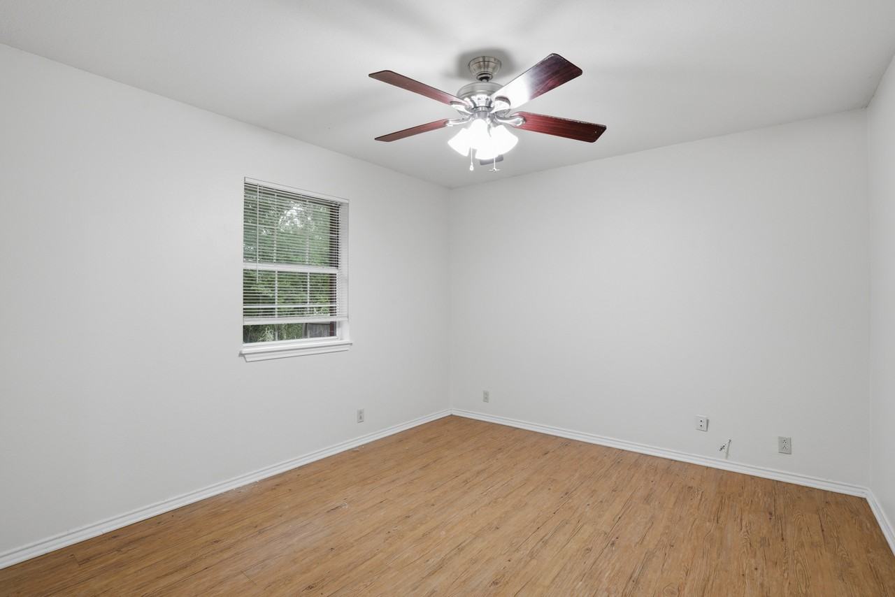 106 N Shaw St #106 - Photo 3 of 27