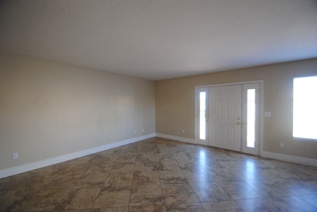 10426 W Georgia Ave - Photo 3 of 9