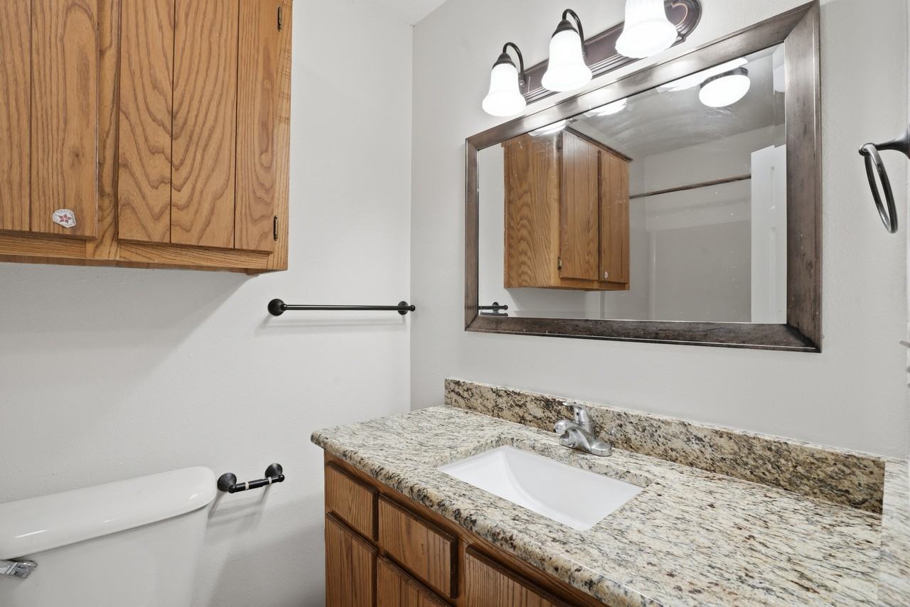 106 N Shaw St #106 - Photo 7 of 27