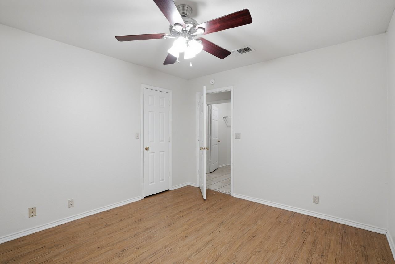 106 N Shaw St #106 - Photo 4 of 27