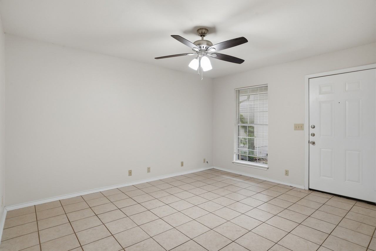 106 N Shaw St #106 - Photo 6 of 27
