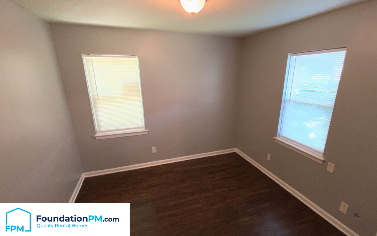3050 Sinclair St - Photo 3 of 8