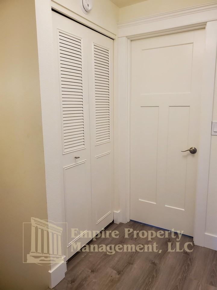 703 Kings Row - Photo 2 of 44
