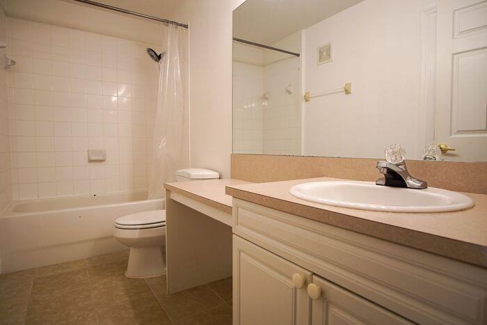 308 Australian Way #B - Photo 7 of 14