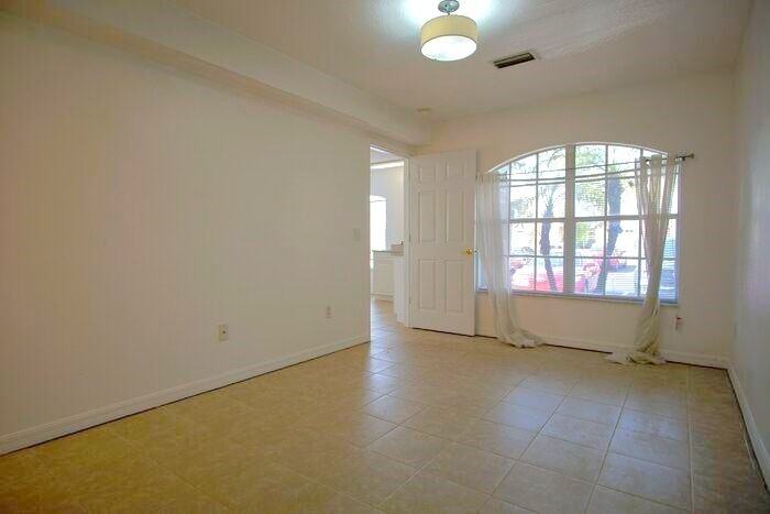 308 Australian Way #B - Photo 5 of 14