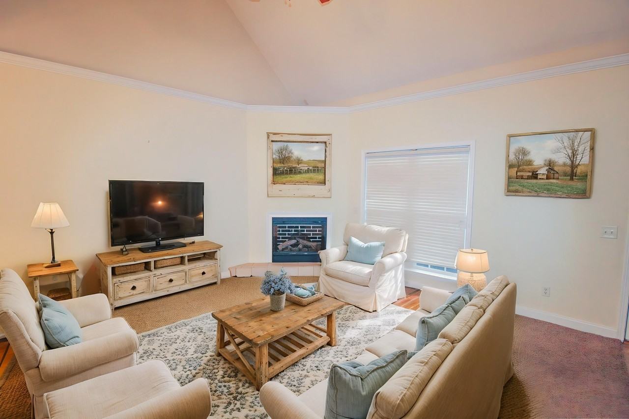 8100 Burkhalter Rd #605 - Photo 3 of 15