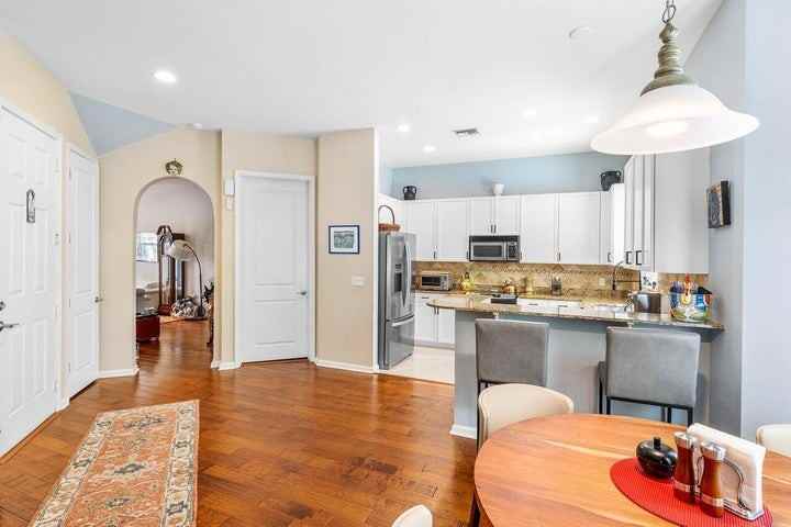 1875 Highland Grove Drive - Photo 6 of 8