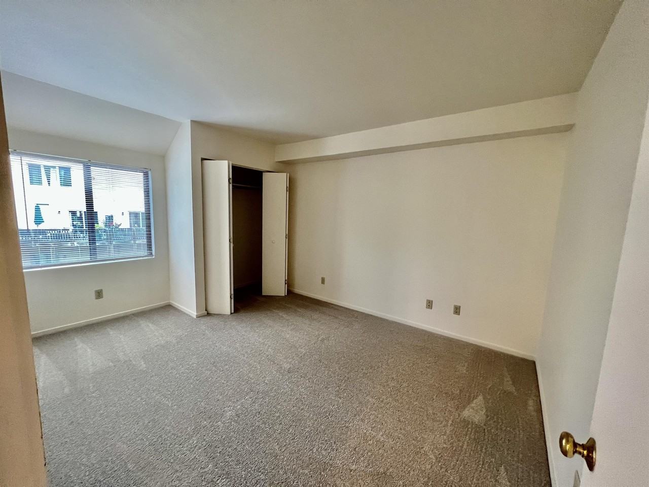 1002 Linden Ave #1 - Photo 5 of 24