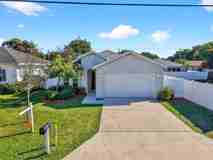 341 Oak alley - Photo 1 of 1