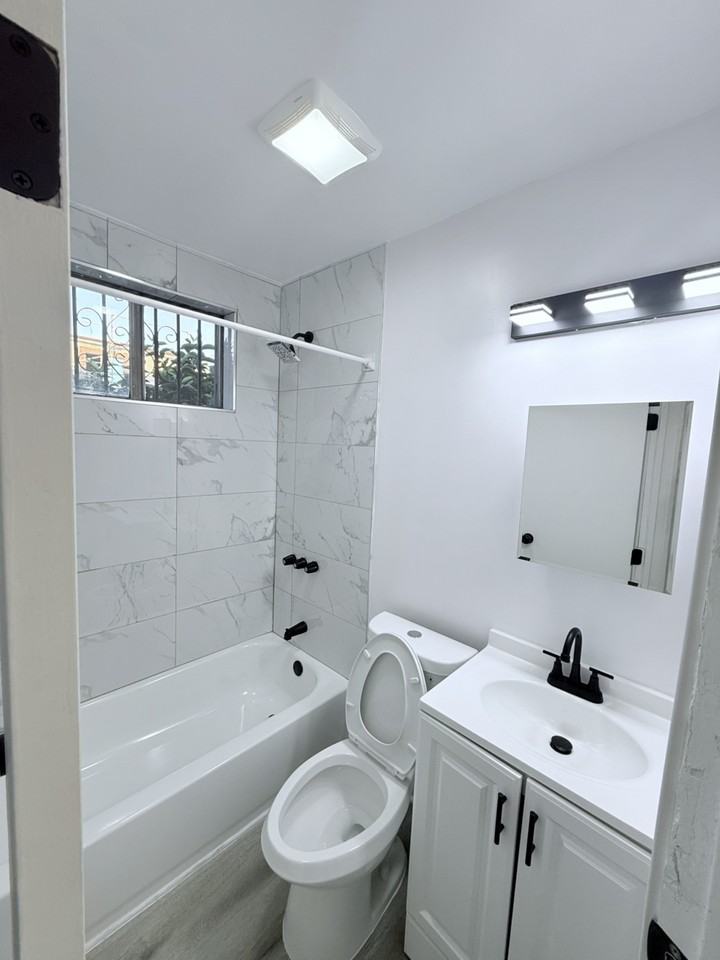 5039 Alhambra Ave - Photo 3 of 8