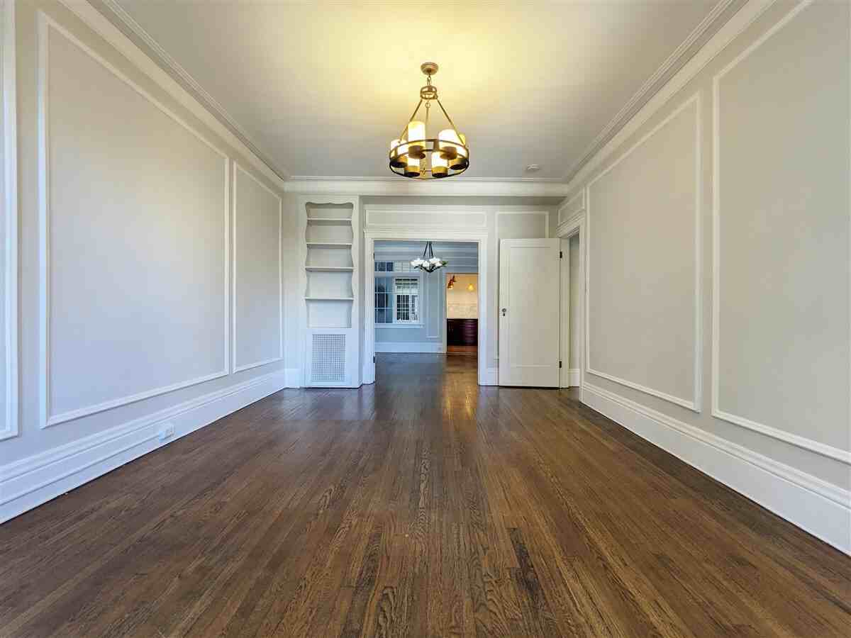 2030 Franklin St #202 - Photo 3 of 23