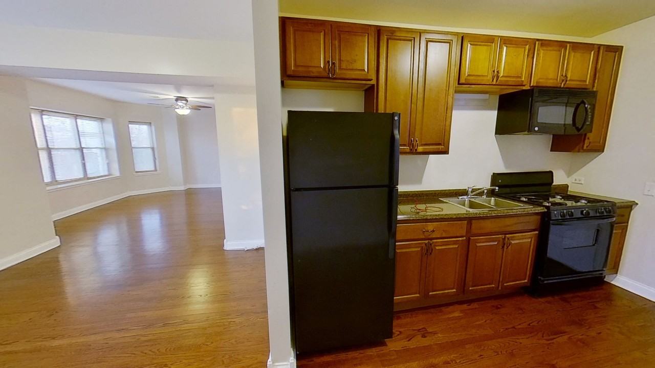 12013 S Eggleston Avenue - Photo 3 of 9