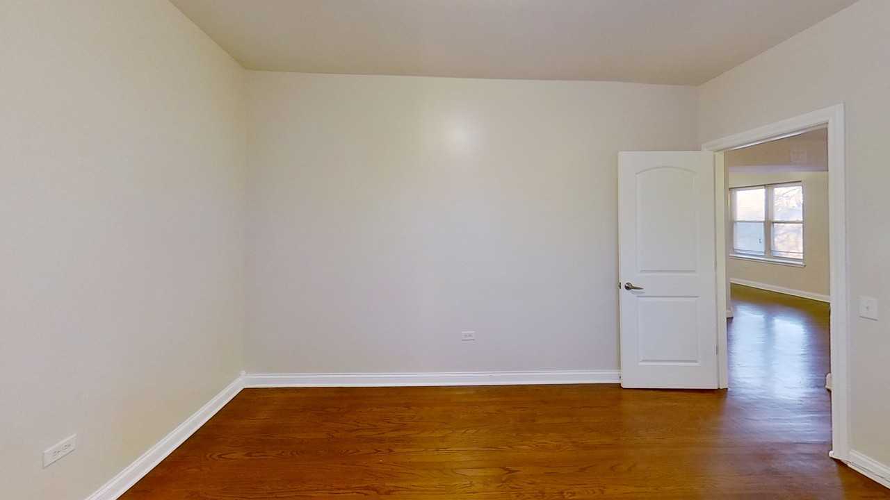 12013 S Eggleston Avenue - Photo 5 of 9