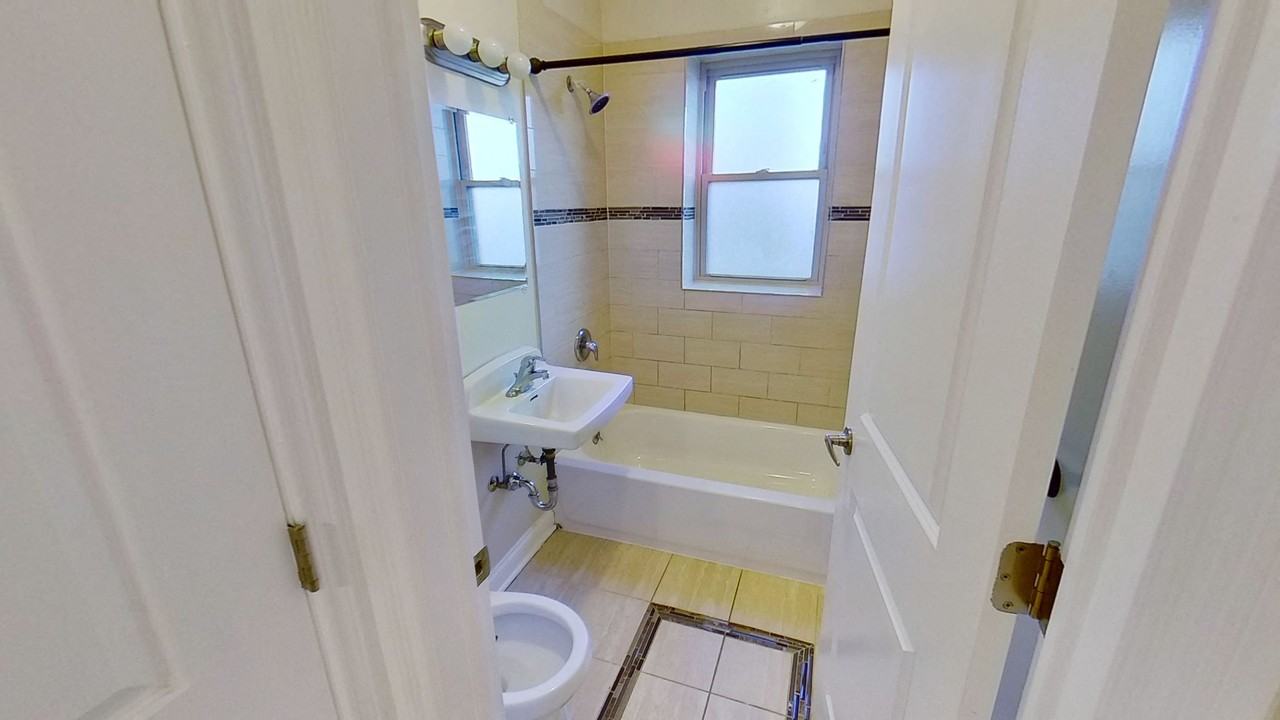 12013 S Eggleston Avenue - Photo 7 of 9