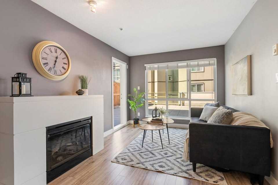 15795 Croydon Dr - Photo 4 of 18
