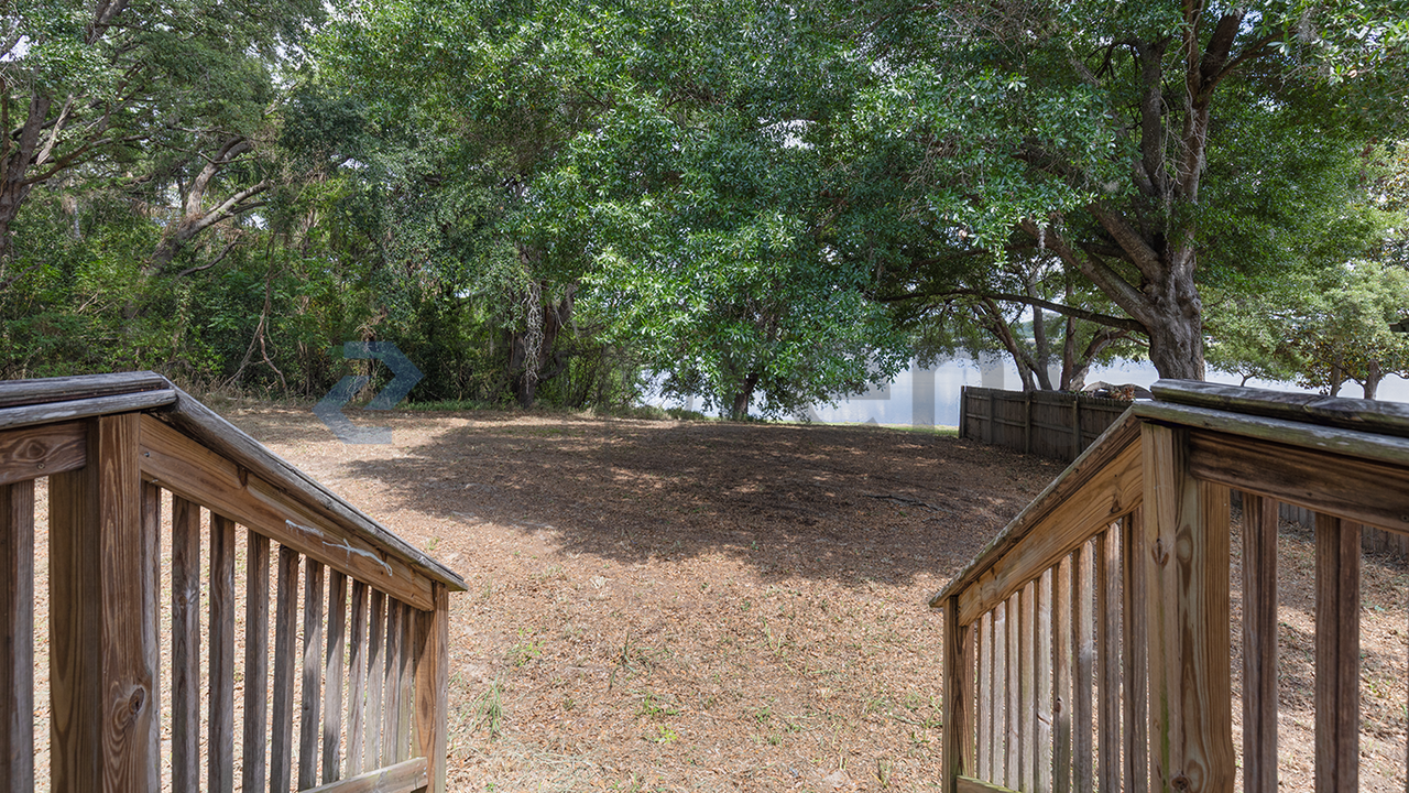 929 Pahoa St - Photo 4 of 21