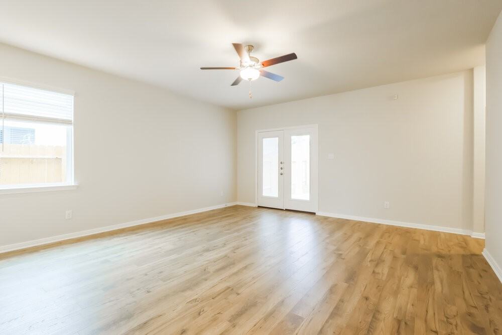 16459 Honeysuckle Hill Dr - Photo 3 of 16