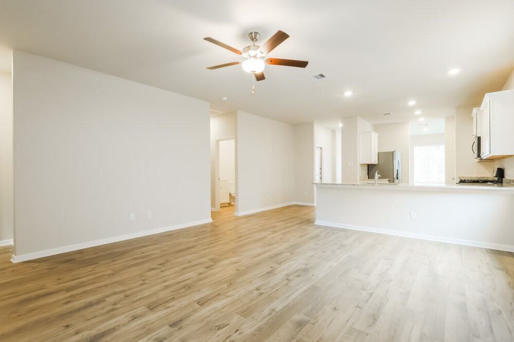 16459 Honeysuckle Hill Dr - Photo 5 of 16