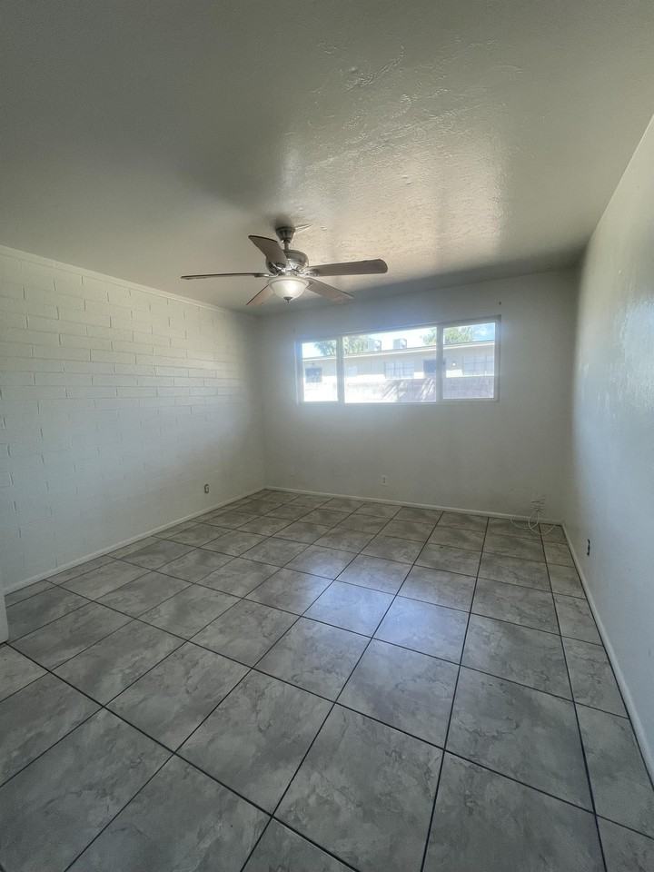 9816 N 15th St #2 - Photo 2 of 7